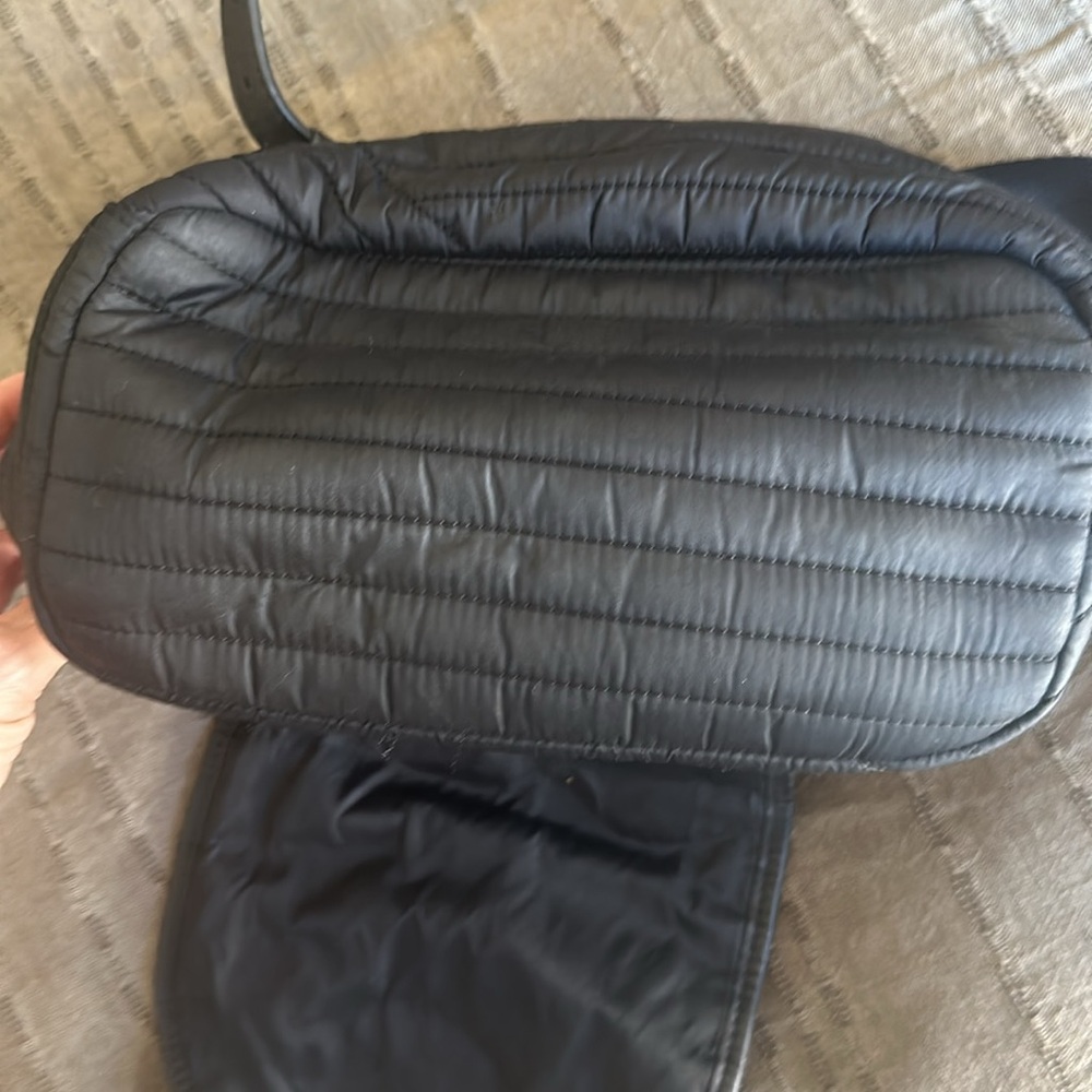 Tory Burch Quilted Backpack - Picture 7 of 8
